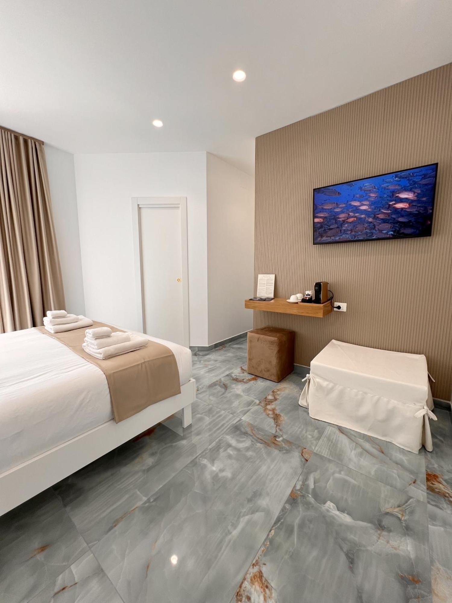Suite 14 Scalea Exterior photo